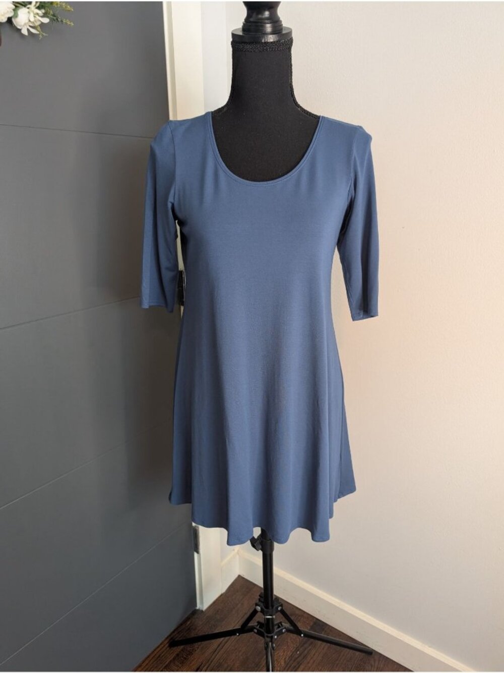 Eileen Fisher Viscose-Jersey Blue Three-Quarter-Sleeve Scoop-Neck Dress - S
